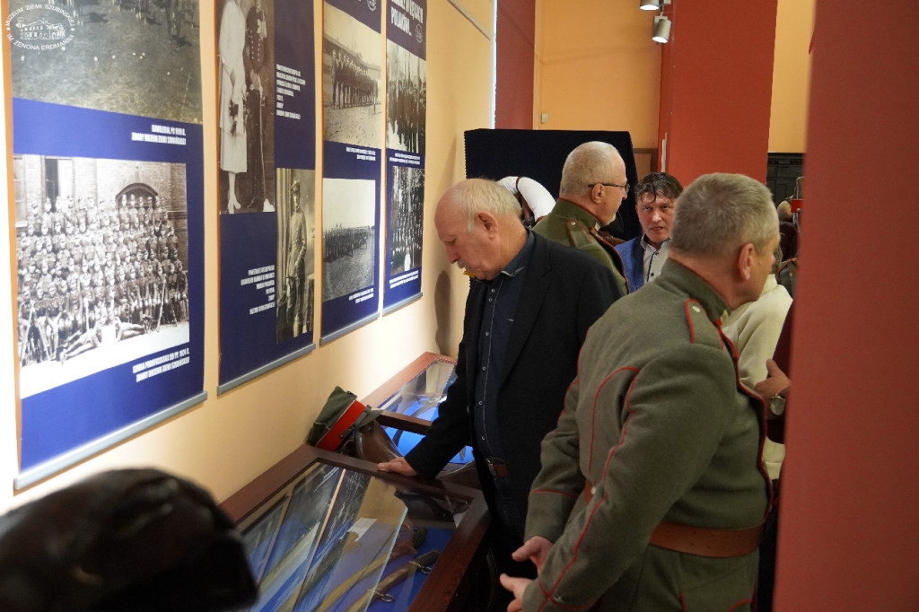 Cześć i chwała bohaterom!