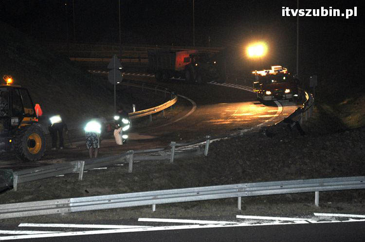 Zdarzenie drogowe na zjeździe z obwodnicy Szubina