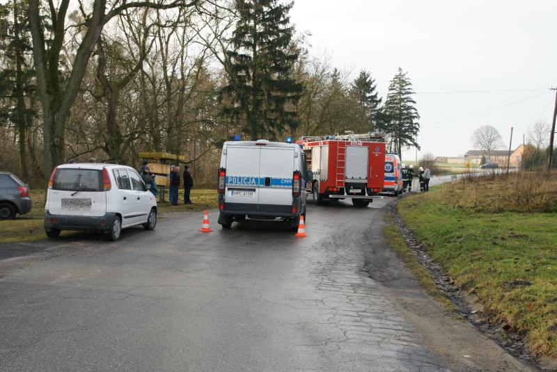 Szklanka na drogach i czołówka w Miastowicach. 