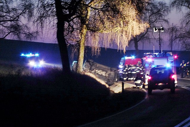 Dachowanie pomiędzy Paterkiem a Wieszkami.