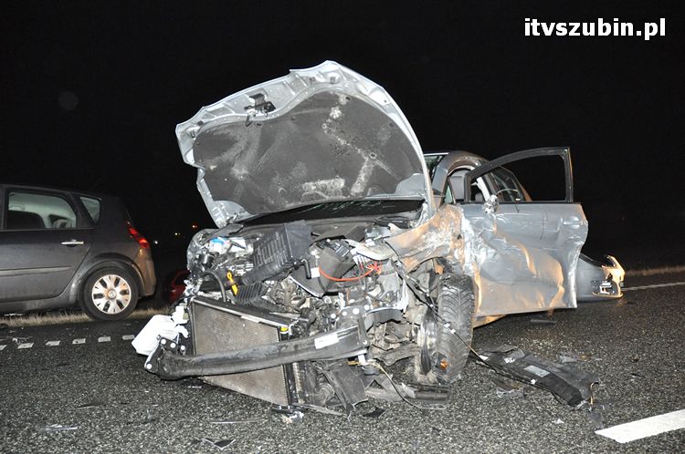 Wpadek z udziałem trzech samochodów na obwodnicy Szubina