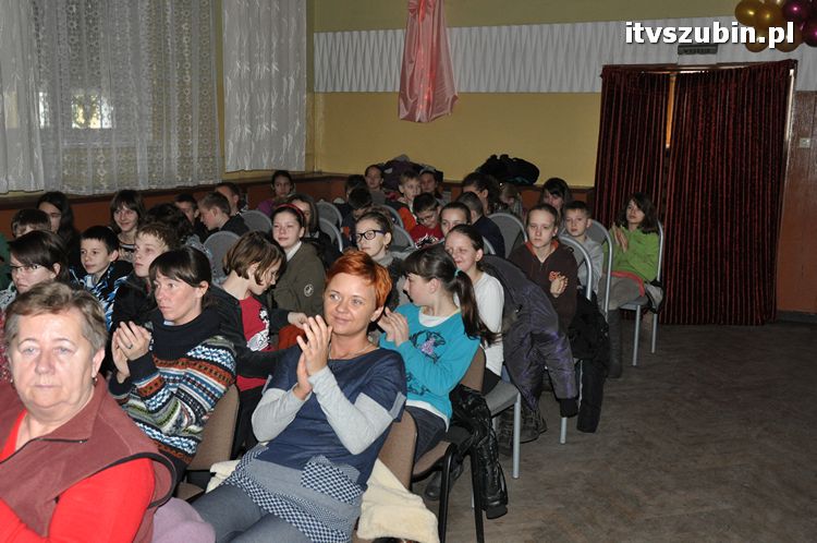 Jasełka w wykonaniu uczniów i nauczycieli z ZSS w Szubinie