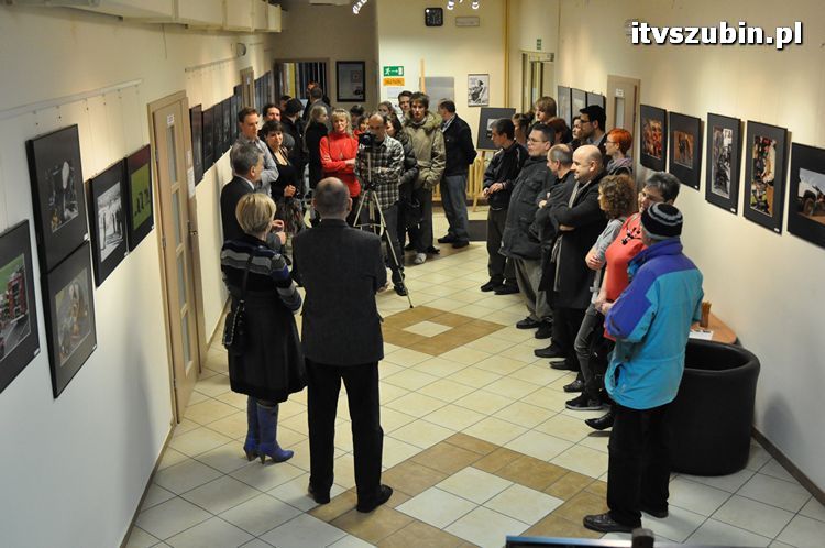 Wernisaż Klubu Miłośników Fotografii Flesz w RBP