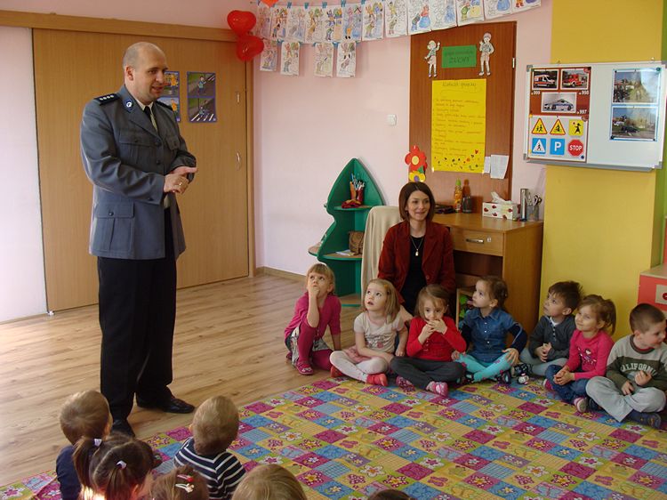 Nadkomisarz z Polfinkiem odwiedzili "Słoneczko"