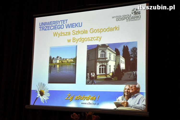 Seniorzy do szkoły - ruszył Uniwersytet Trzeciego Wieku w SDK