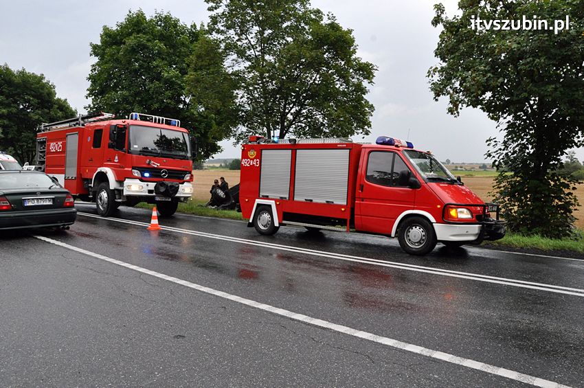 Kolejne dachowanie na Wirażu 77 w Dąbrówce Słupskiej