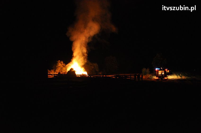 Pożar balotów w Kowalewie