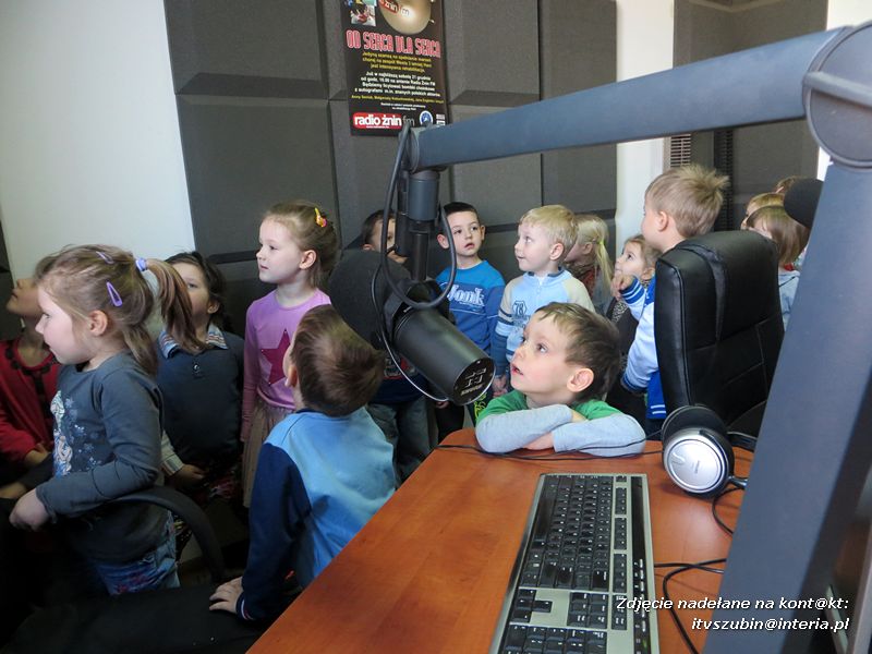 Starszaki ze "Słoneczka" poznały zawód radiowca