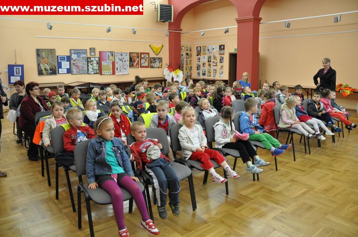 Flaga, szalik, koszulka- symbole narodowe wokół nas