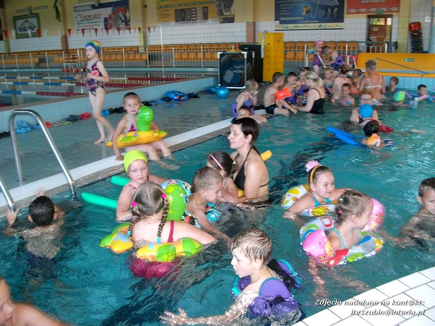 Maluchy z Królikowa na Basenie w Mogilnie