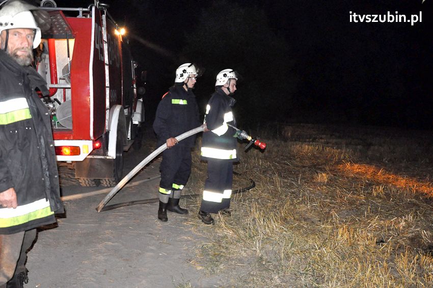 Pożar balotów w Żędowie 
