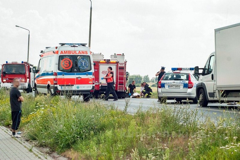 Dwie 25 letnie osoby jadące motocyklem trafiły do szpitala