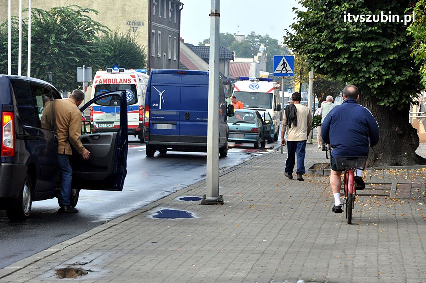 Potrącenie pieszego na pasach przy Urzędzie Miejskim w Szubinie