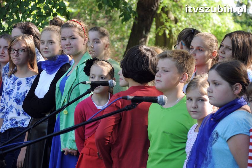 WIARA NADZIEJA MIŁOŚĆ - dęby już rosną