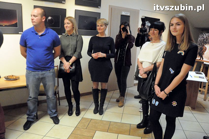 Sukces Julii i światło w obrazach