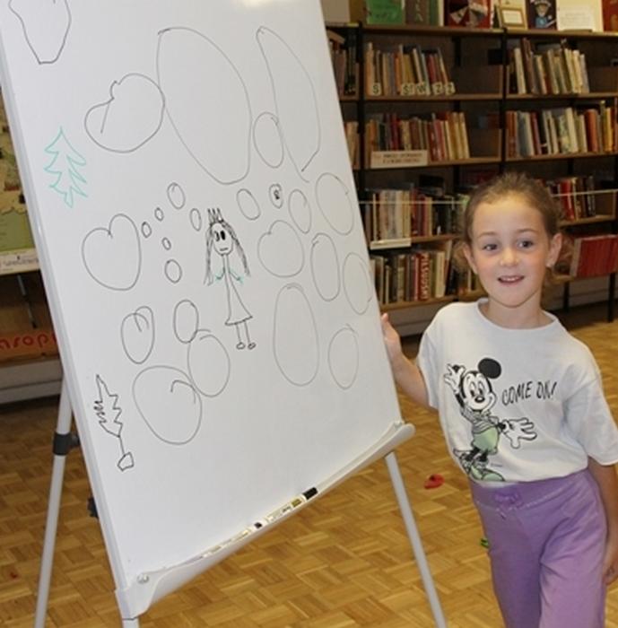 Letnia noc w bibliotece