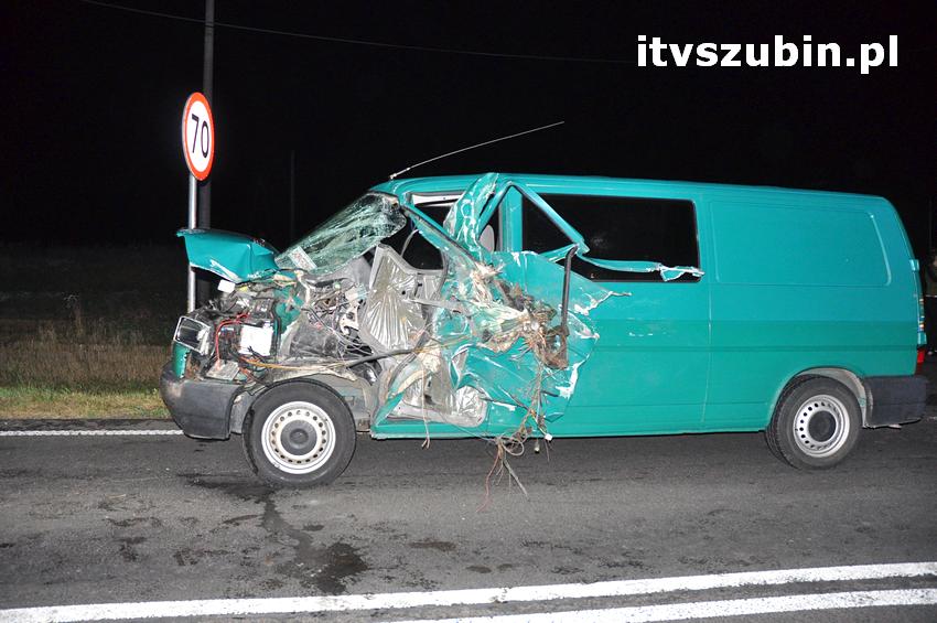 Wieczorna kolizja busa z ciągnikiem rolniczym [USTALENIA POLICJI]