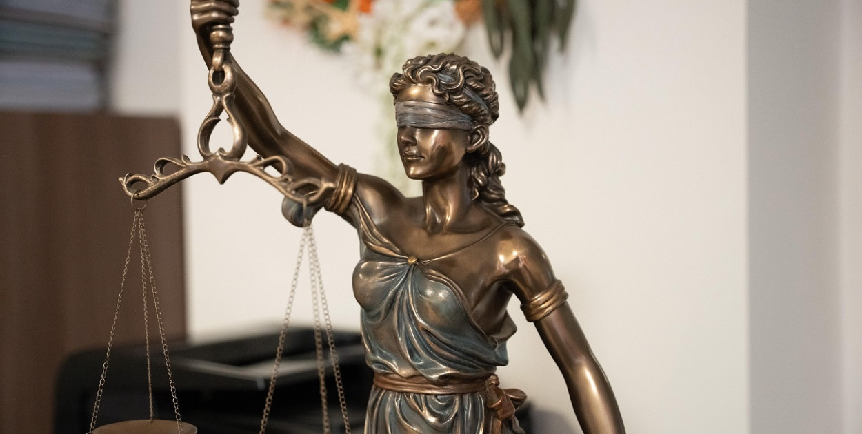 Kiedy i dlaczego warto skorzystać z usług kancelarii przy legalizacji pobytu i pra