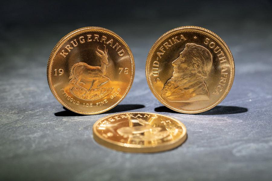 materiały partnera Zdjęcie przedstawia złote monety bulionowe o wadze od 110 do 1 uncji, wśród których znajdują się rozpoznawalne na całym świecie egzemplarze Krugerrand, Britannia, Australijski Kangur, Kanadyjski Liść Klonowy