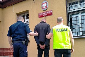 Policjanci zatrzymali złodzieja relikwii-17997