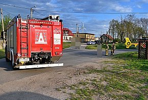 Tragedia na drogach powiatu, 50-letni kierujący quadem uderzył w drzewo-18013