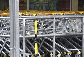 Czy 1 listopada zrobisz zakupy? Ten weekend zaskoczy wielu klientów-19185