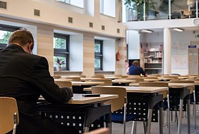 Zmiany w przepisach o wynagrodzeniach. Zapłacą za gotowość do pracy-19199