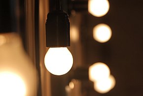 Rachunki za prąd pójdą w dół. Rząd usuwa opłatę doliczaną od lat-19357