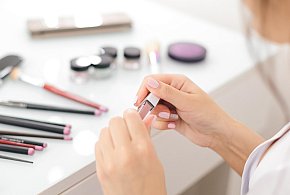 Nie używaj tych kosmetyków. GIS ostrzega przed produktami-19362