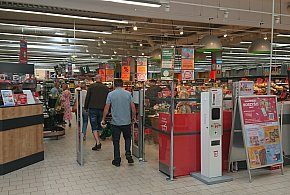 Pracownicy popularnej sieci mają dość. W południe zatrzymają pracę-19421