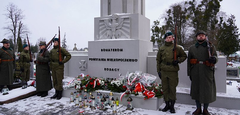 Cześć i chwała bohaterom!