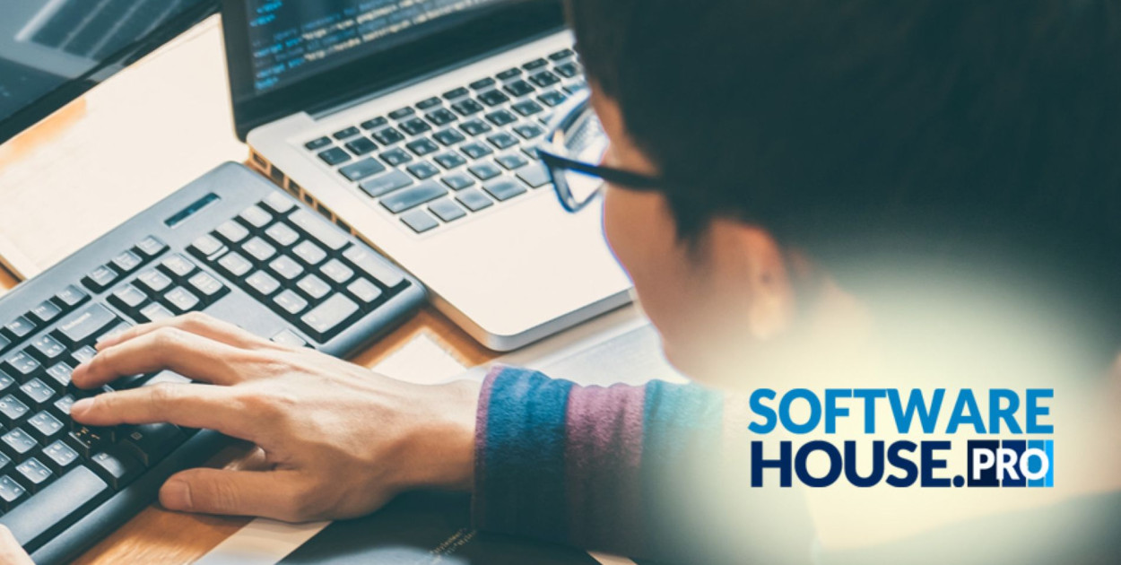 Software house laravel w Polsce – jak firmy budują panele administracyjne i system