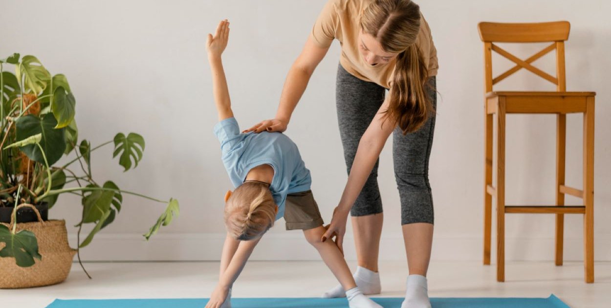 Na czym polega gimnastyka korekcyjna i kiedy naprawdę pomaga dziecku?